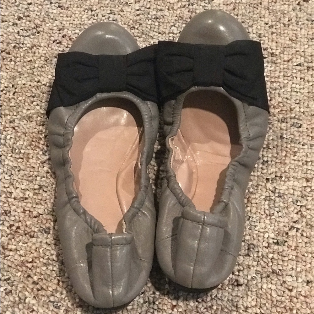 Barely worn Tarahi ballet flats size 6